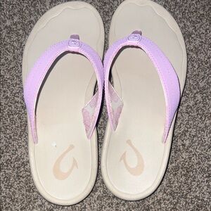 Olukai pink cream size 6 Ohana sandal